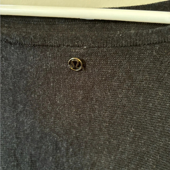 Lululemon Hi-Lo Asymmetrical Black Sweater Size Small - Picture 4 of 7